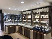 Gold & So 24 - Sicht Vitrine - Links bei Eintritt
