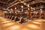 Gold's Gym Fitnessstudio Jena - Cardio Area