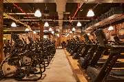 Gold's Gym Fitnessstudio Jena - Cardio Area