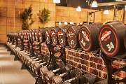 Gold's Gym Fitnessstudio Jena - Kurzhanteln bis 100kg