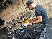 Google Maps Marketing by Alex Hauk - Gutes Timing lernt man u.a. in der Musik und beim Schlagzeugspielen.