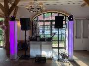 GPM-Entertainment - GPM-Entertainment DJ Münster mit exklusiver Lichtsäulen-Beleuchtung. Stylischer Aufbau mit Sound- und Lichttechnik für Hochzeiten und elegante Events in Münster und Umgebung.