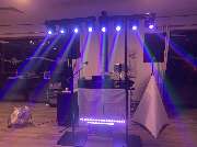GPM-Entertainment - GPM-Entertainment DJ-Setup mit modernem Lichtsystem in Münster. Stimmungsvolle Beleuchtung, Tanzfläche und professionelle Audio-Technik für Hochzeitspartys und Events.