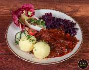 Hallenser Kartoffelhaus - gulasch.jpg