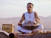 Handpan Showroom Basel - Die NamiPan Handpan erzeugt einen sauberen und geheimnisvollen Klang mit wellenförmiger Resonanz, welcher Stress und Sorgen lindern kann. 
Diese besonderen Musikinstrumente werden auf den Klippen einer Insel im atlantischen Ozean 