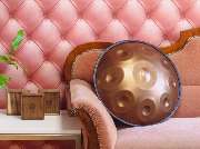 Handpan Showroom Bodensee - Du weißt nicht, worauf du bei der Anschaffung einer Handpan achten solltest? Kein Problem, ich, Anja Svhmidt, helfe dir gerne mit unserer Expertise weiter und nehmen uns Zeit, die optimal zu dir passende Handpan zu finden.