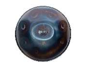 Handpan Showroom Oberlausitz - Kita Pantam ist sowohl geeignet für Anfänger, als auch für fortgeschrittene Handpan Spieler. Die ausgereifte Klangbalance macht diese Instrumente zu einem besonderen Spielerlebnis. Das mittellange Sustain ermöglicht sowohl s