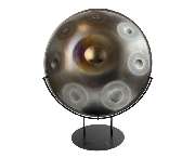 Handpan Showroom Wittstock - Deine Handpan liegt bei Dir im Wohn- oder Schlafzimmer in der Ecke oder auf dem Tisch herum? Dank HandpanUp ist jetzt Schluss damit! Mit dieser schmucken Handpan Halterung stellst Du Deine Handpan gebührend ins Licht. Die vert