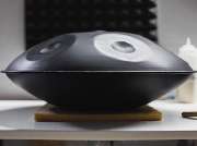 Handpan Showroom / Workshops & Einzelunterricht Chiemsee - Du bist vom mystischen Klang der Handpan fasziniert, möchtest Dir Dein erste Handpan kaufen und erstmal auf ein günstiges Modell setzen? Mit unseren top Preis/Leistungs Black Magic Handpans bieten