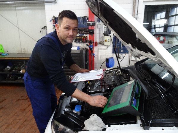 Hartmut Tumowetz - GALLERY