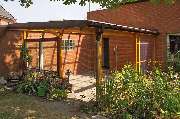 Haus- und Hof-Schreiner Hartmut Steil - Überdachung einer geräumigen Terrasse