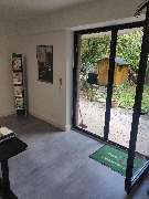 HDI Versicherungen: Dominik Santos Marques - Frische Luft holen auf unserer Terrasse in der HDI Generalvertretung Dominik Santos Marques in Düsseldorf.