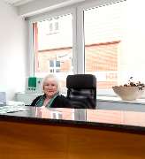 HDI Versicherungen: Michael Walden - Mitarbeiterin an der Rezeption