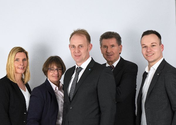 HDI Versicherungen: Philipp Lackhoff - HDI Team La …