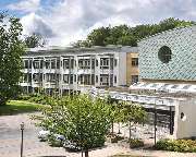 Helios Bördeklinik - Unsere Klinik liegt idyllisch im Ortsteil Neindorf bei Oschersleben in Sachsen-Anhalt.