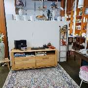 - Möbel & Hausrat -