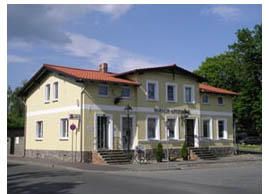 Hirsch-Apotheke Finowfurt - Aussenansicht der Hirs …