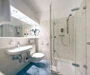 Hotel Azenberg Stuttgart, Sure Hotel Collection by Best Western - Guest room bath