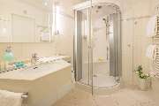Hotel Essener Hof, Sure Hotel Collection by Best Western - Guest room bath