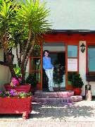 Hotel Huber - Karin mit Yucca 2014