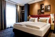 Hotel Motel One Stuttgart-Mitte - Hotel Motel One Stuttgart-Mitte - Room