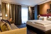 Hotel Motel One Stuttgart-Mitte - Hotel Motel One Stuttgart-Mitte - Room