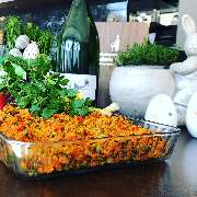 Hotel Restaurant Friesdorfer Hof - Mediterraner Dattel-Cous Cous

Zuchinni/Tomaten/Minze/Datteln/paprika/knoblauch/Petersilie