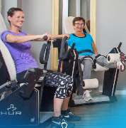 HUR Trainingsgeräte beim Einsatz in der Physiotherapie zur MTT