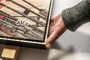 IB Gosch - fineArt prints & Einrahmungen - Schattenfugenrahmung eines Motivs von Oliver Franke bei IB Gosch, hier in schwarz mit goldener Sichtleiste