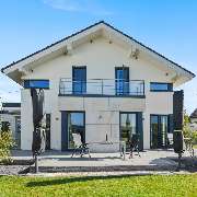 ImmoProfi Peter Wolkersdorfer - Spezialist für Hausverkauf - REMAX Immobilien Augsburg-Göggingen - Architektenhaus Affing professionell verkauft!