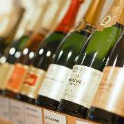 Jacques’ Wein-Depot Hamburg-Winterhude - GALLERY