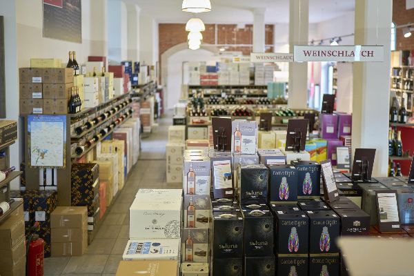 Jacques’ Wein-Depot Ulm-Obere Donaubastion - GALLE …