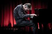 Jazzclub Karlsruhe e.V. - Alexander von Schlippenbach, legendärer Pianist, bei einem Live-Auftritt im Jazzclub Karlsruhe, bekannt für Free Jazz und Avantgarde.