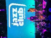 Jazzclub Karlsruhe e.V. - Das Team des Jazzclub Karlsruhe bereitet die Bühne vor – Licht und Sound werden sorgfältig eingerichtet für unvergessliche Konzertabende.