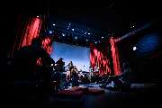 Jazzclub Karlsruhe e.V. - ONTO @ Jazzclub Karlsruhe
Jazz ist alt, Jazz ist neu, Jazz ist Vielfalt, Jazz ist für Alle – Unser Programm zeigt den Jazz in all seinen Spielarten: Traditionelles neben Innovativem, Grenzgänger neben Weltstars der Szene und Nach
