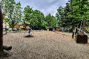 Johanniter-Kita Kinderland Werdau - Unser großer Spiel- und Sandplatz.