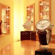 Elegante bis moderne Damenuhren und Herrenuhren bei Juwelier Binder. - Juwelier Binder, Ravensburg