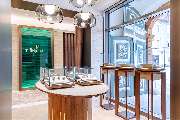 Juwelier Jasper - Offizieller Rolex Fachhändler - Rolex Showroom mit Schaufenster und Vitrinen
