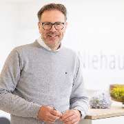 Stephan Niehaus 
Rechtsanwalt und Notar
Fachanwalt für Arbeitsrecht
Fachanwalt für Verkehrsrecht