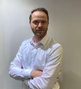 Kevin Rosner, Selbstständiger Finanzberater für die Deutsche Bank - GALLERY