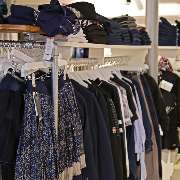 More Labels! Fashion von Guess, Colmar, Replay & co. - KIDS & MORE, Erlangen
