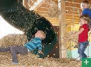 Kinderbauernhof Wigger - Toben im Stroh