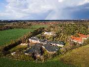 Klinik für Kinder- und Jugendpsychiatrie, -psychotherapie und -psychosomatik am AGAPLESION DIAKONIEKLINIKUM ROTENBURG - Luftaufnahme der Klinik für Kinder- und Jugendpsychiatrie, -psychotherapie und -psychosomatik am Agaplesion Diakonieklinikum Rotenburg