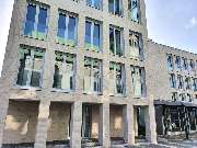 Kreiskirchenamt - Ev. Kirchenkreis Hamm - 2020 wurden Umbau und Sanierung des Ev. Kreiskirchenamtes Hamm erfolgreich abgeschlossen.
Es ist ein helles, freundliches Haus, mit vielen bodentiefen Fenstern – einladend und voller Transparenz. Es ist behinderte