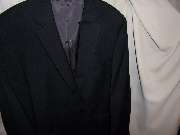 Kunststopferei Hiltmann - Kunststopfen und Reparatur von Strickkleidung und Businesskleidung - Anzugjacke schwarz