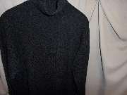 Kunststopferei Hiltmann - Kunststopfen und Reparatur von Strickkleidung und Businesskleidung - Rollkragenpullover grau