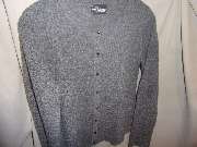 Kunststopferei Hiltmann - Kunststopfen und Reparatur von Strickkleidung und Businesskleidung - Strickjacke grau