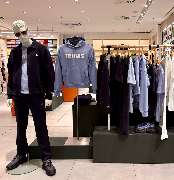 Lacoste Pasing Arcaden - Men Area
