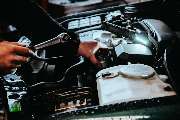 Lämmi’s Schraubstation KFZ-Werkstatt - Getriebespülung & Reifenverkauf - Lämmi´s Schraubstation KFZ Reparaturen Meisterbetrieb