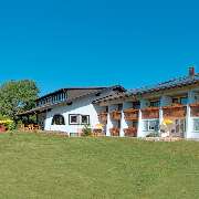 Das Gebäude vom Restaurant Hotel Landgasthaus Sonne in Grüntal-Freudenstadt.